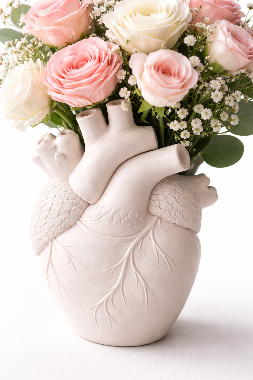 Nordic Anatomical Heart Vase – Resin Decorative Flower Pot for Tabletop - Image 3
